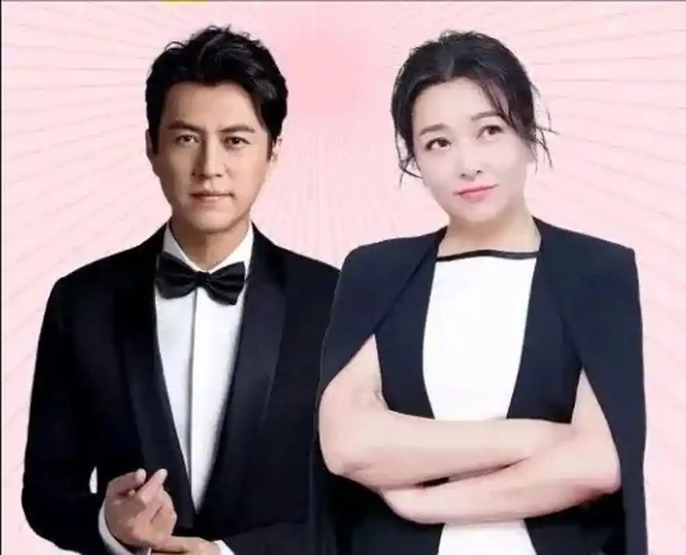 靳东演技是毋庸置疑的,感情却经历了各种磨难,靳东和李佳是因戏汕情