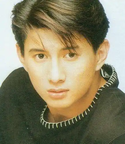 50岁吴奇隆带娃有一手!