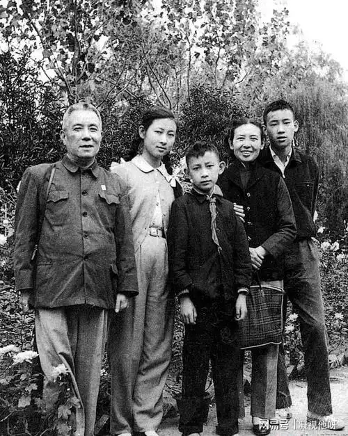 年青的一代林岚饰演者曹雷最新动向81岁近况如何弟曹景行