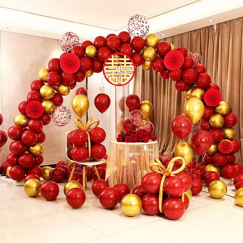 气球拱门现场布置楼梯新款婚庆场景结婚门口气球