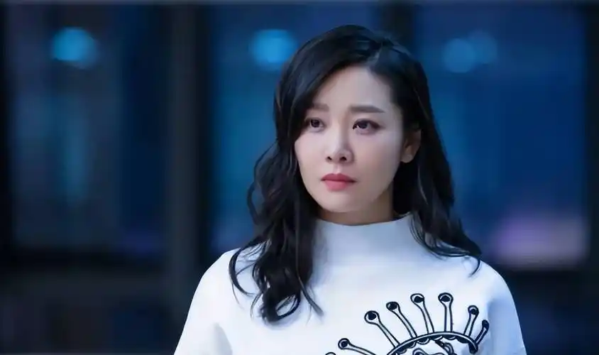 王维维:与张嘉译多次出演夫妻却反响平平,被张国立相中一炮而红_王