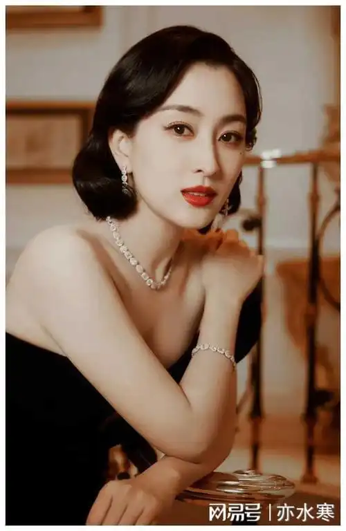 马苏背后的故事|苏和|演员|朱珠|军训|军校|娱乐圈|战争法_网易订阅