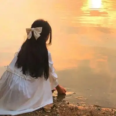 夕阳女头背影 高清唯美的落日女生背影头像图片