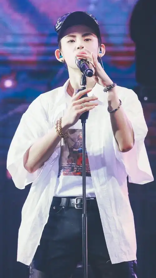 小鬼王琳凯壁纸无水印