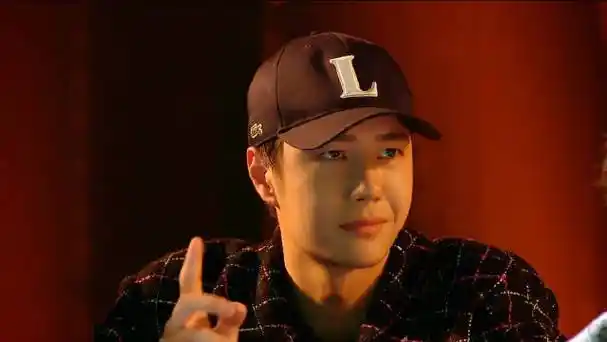 王一博水杯是应援色