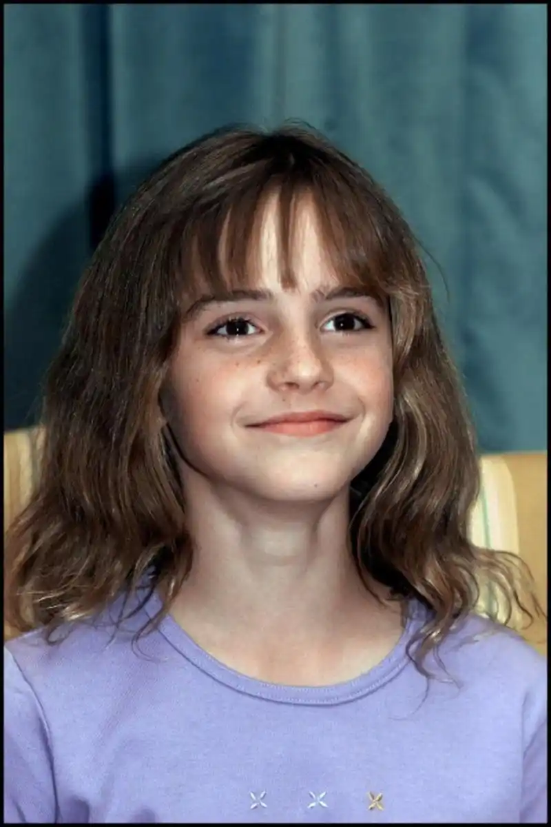 哈利波特考古# 《哈利·波特与魔法石》新闻发布会上"赫敏"艾玛·