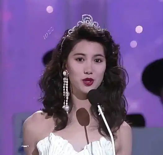 袁咏仪:情断身价10亿罗兆辉,拒绝何鸿燊示爱,后嫁张智霖被宠成公主