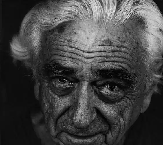 看不见的阴影40幅黑白肖像摄影令人着迷