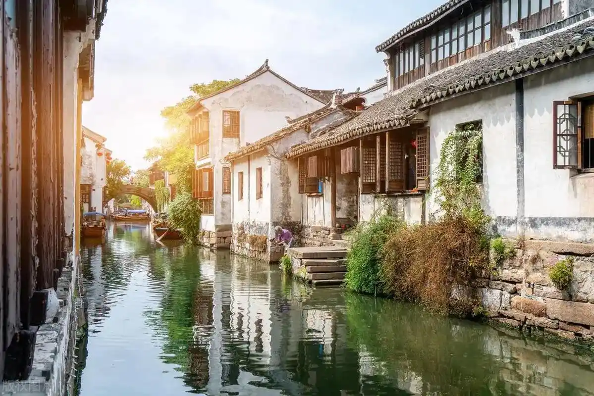来到了被誉为"中国第一水乡"的周 - 抖音