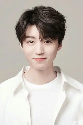 王俊凯笑起来太让人喜欢了