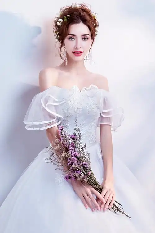 公主新娘婚纱礼服2018新款优雅修身蕾丝一字肩婚纱年会蓬蓬裙