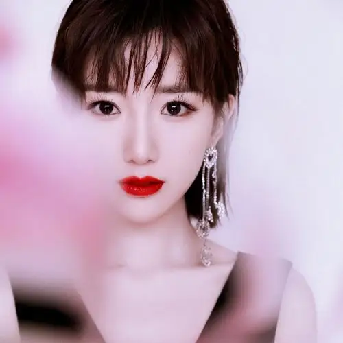 毛晓彤头像©星期三