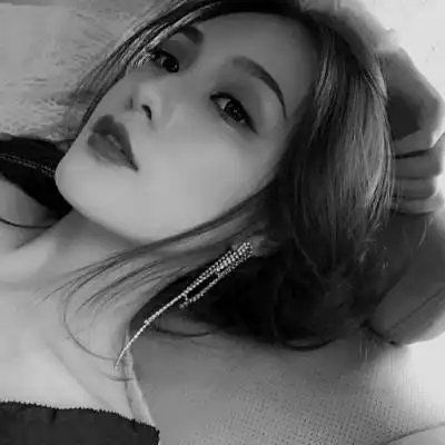 女生霸气高冷黑白头像