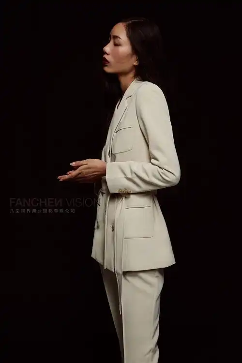 武汉凡尘视界商业摄影 时尚服装杂志拍摄