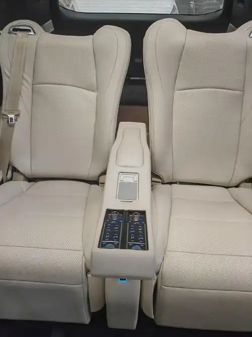 理想l9改装航空座椅.