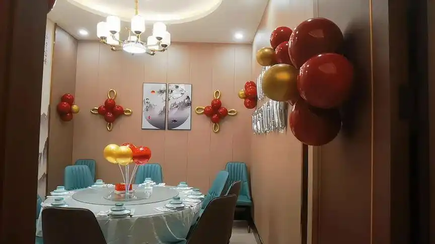 柘城最火爆生日宴小包厢布置场景