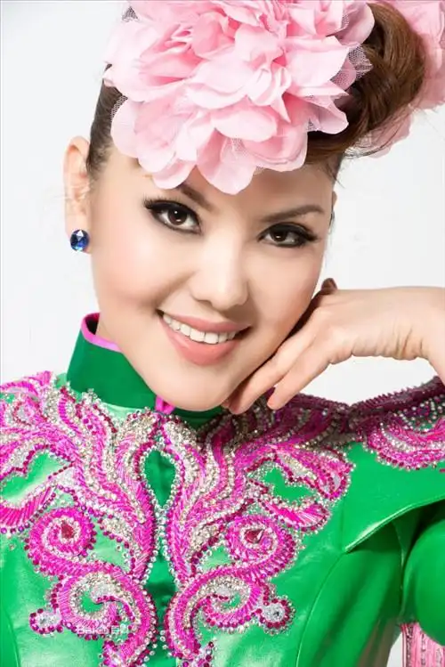 乌兰图雅《火辣辣的情歌》展露优美声线歌曲风格变化无穷