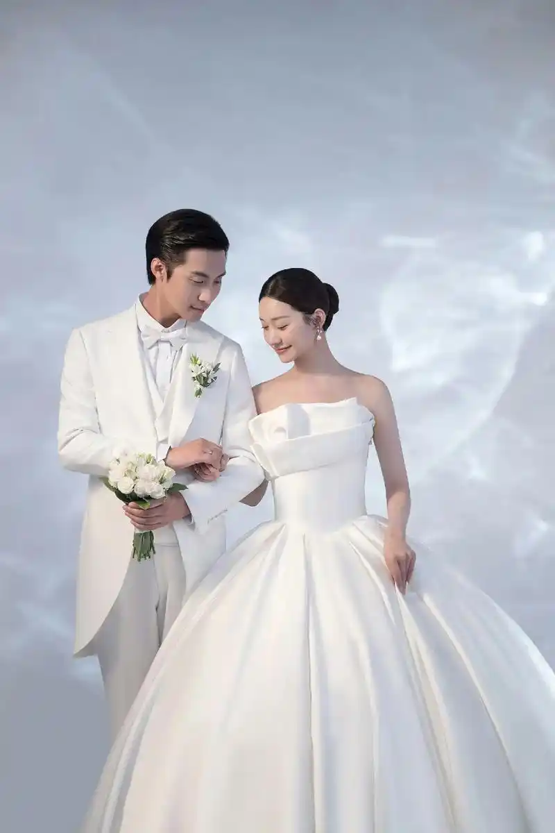 武汉婚纱摄影视尚婚纱摄影水波纹婚纱照.