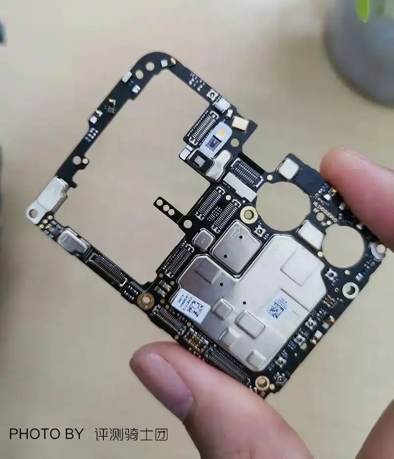 华为p30pro内部构造大揭秘原来4颗摄像头是这样组合进去的