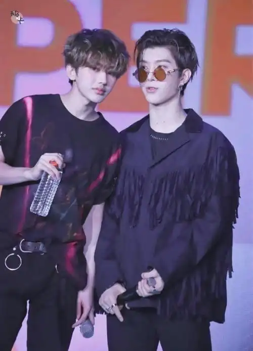 青你2花絮选手喜欢收集丑东西蔡徐坤你能喜欢范丞丞