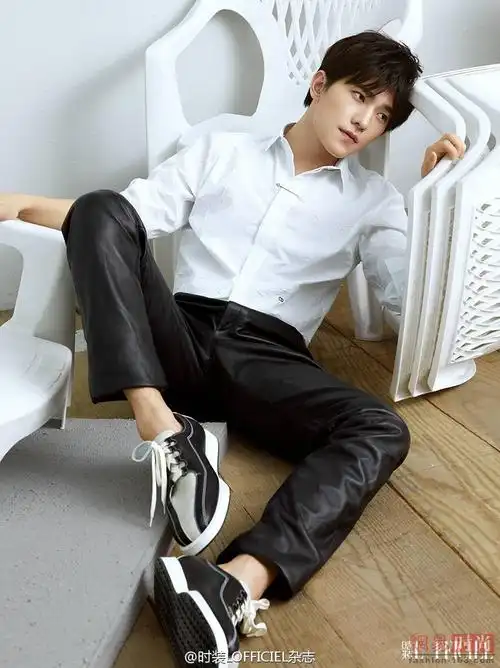 看不腻忠犬杨洋颜值高怎么拍都好看