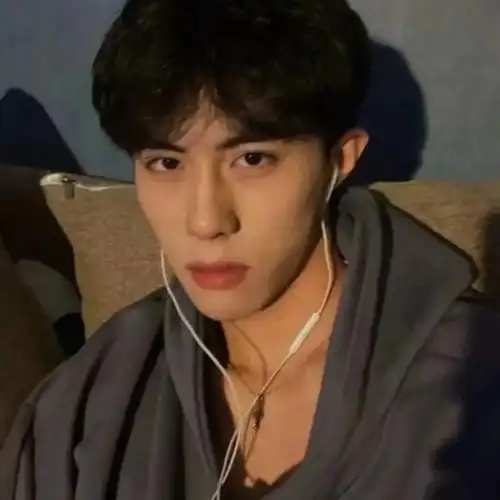 微信头像 帅哥必换