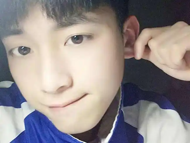 大学校草帅气有型中学校草阳光精致小学校草对不起打扰了