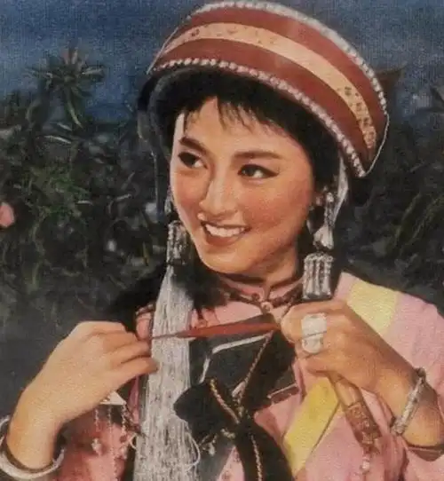 "阿诗玛"杨丽坤:一生两部电影,被精神病折磨半生,58岁去世