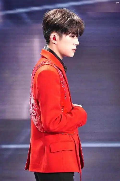 易烊千玺电影小小的我##四字 易烊千玺 yyqx 四字弟弟