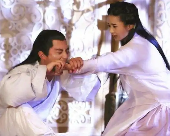 花千骨血吻白子画剧照