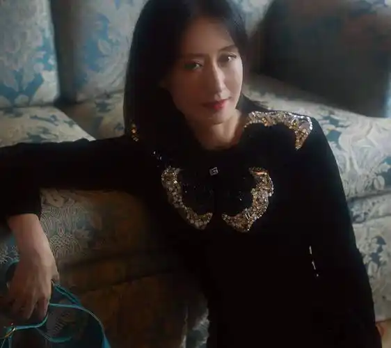 44岁刘敏涛出席活动,自信大方吊打小花_年龄段_女明星_身材