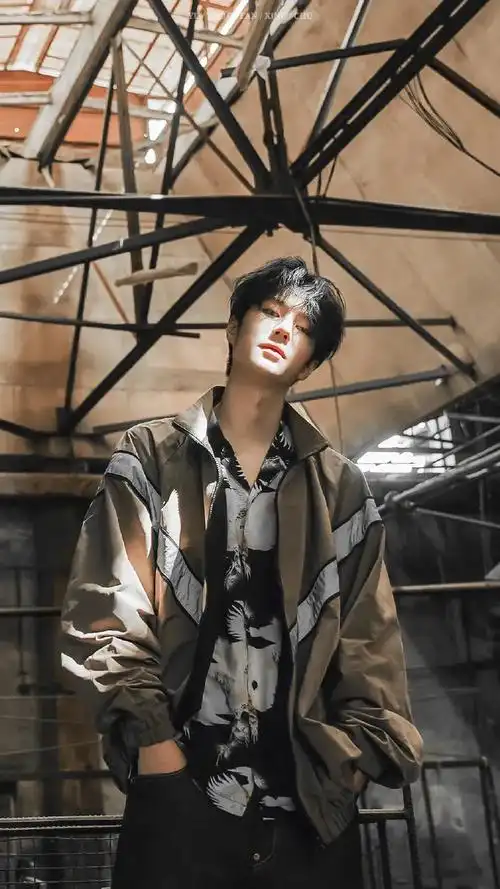 王一博#酷盖王一博气质时尚感卓越的一组图,一起欣赏!