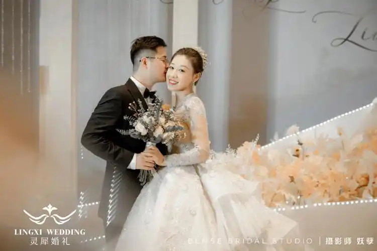 婚礼主持人马萌