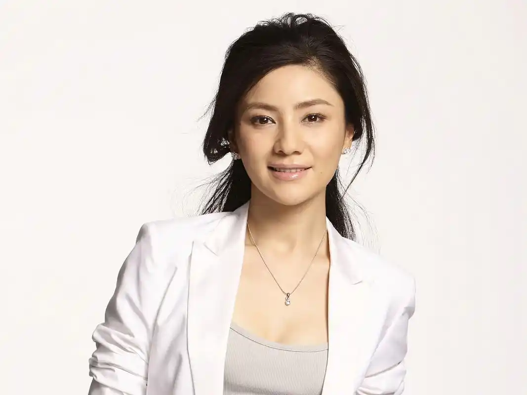 胡可是主演《快嘴李翠莲2》,进入演艺圈的