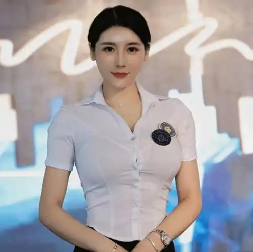 95后健身达人刘太阳130斤微胖身材依旧很美