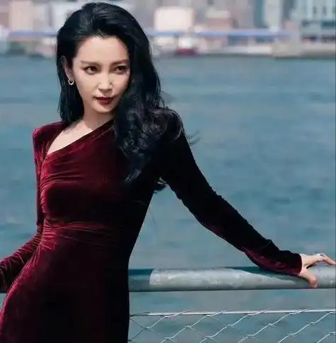 回顾任泉李冰冰不是我们班最漂亮的但她有张照片特吸引导演