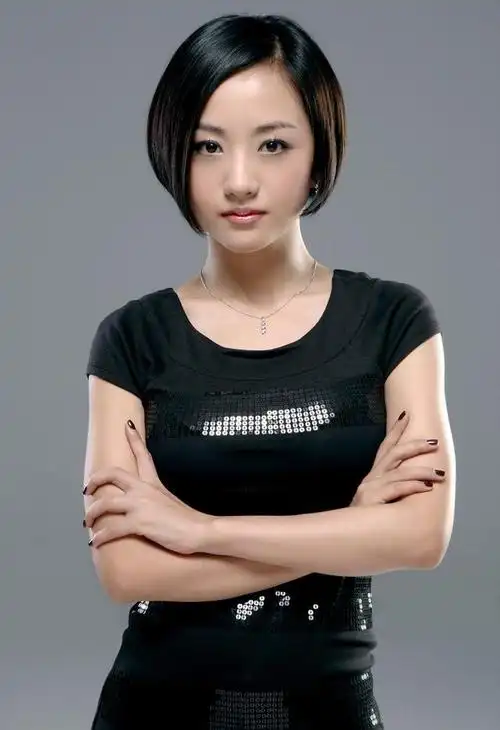 她被称"最懒演员",传拍一部戏休息半年,经纪人都联系不到她?_杨蓉