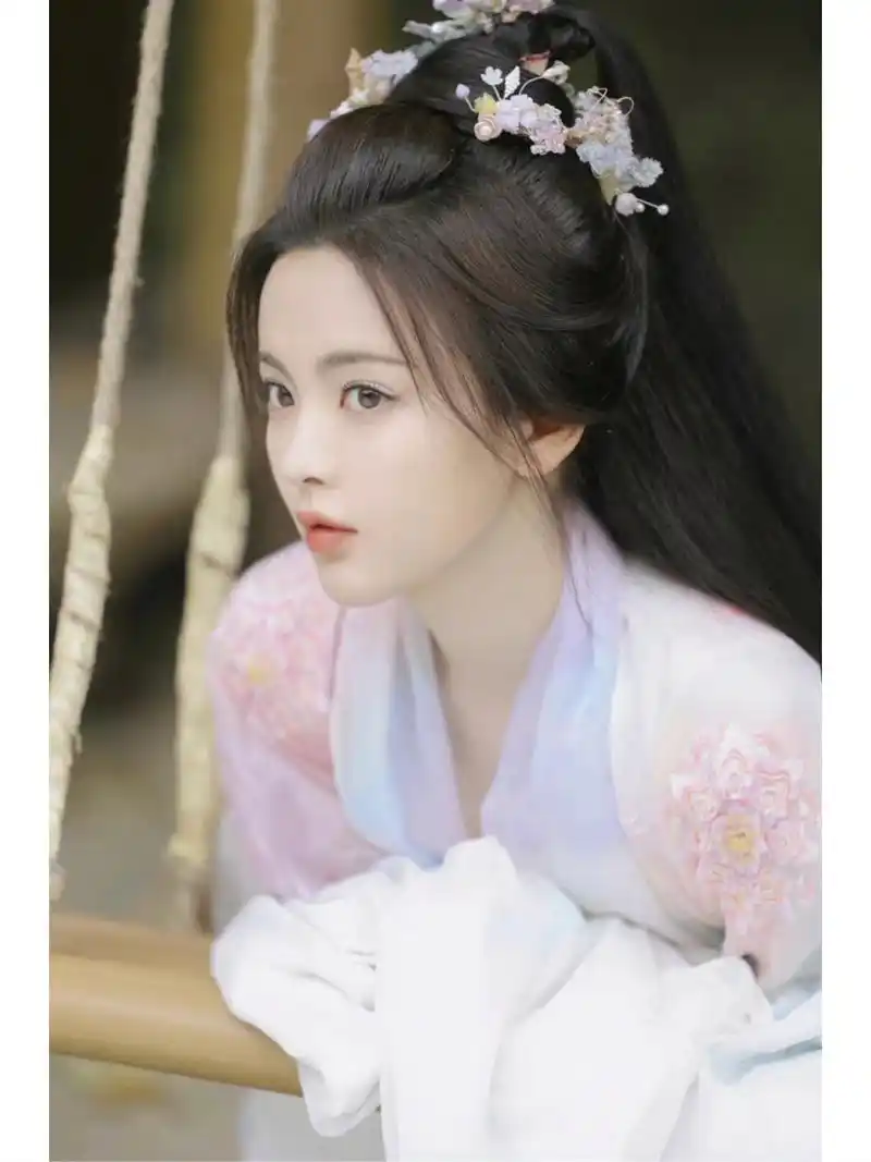 杨超越的古装造型