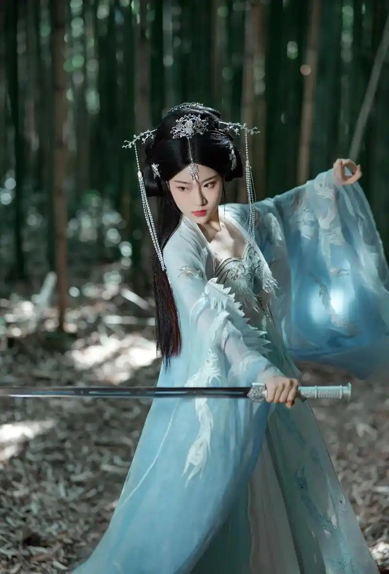 侠女再来一组!#原创古风计划 #国风大赏 #拍摄 #汉元素 - 抖音