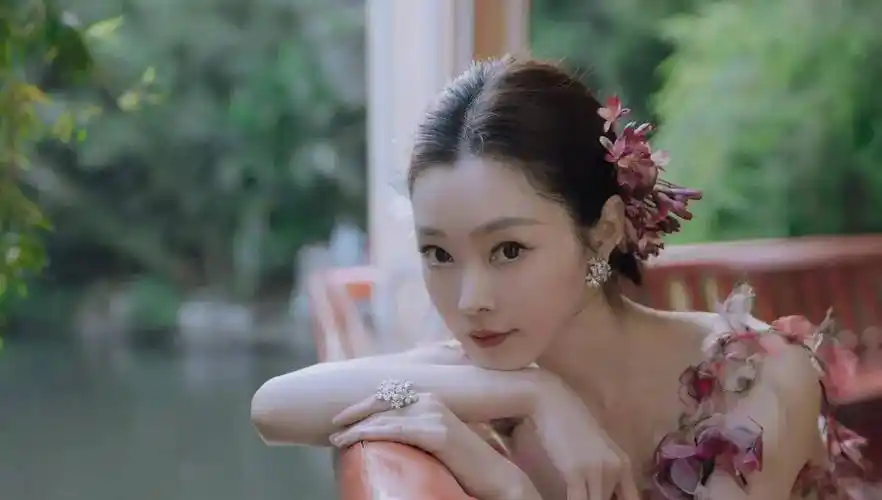 25娱乐瓜:王一博任嘉伦张颂文刘诗诗金晨宋轶许凯景甜王鹤棣_造型