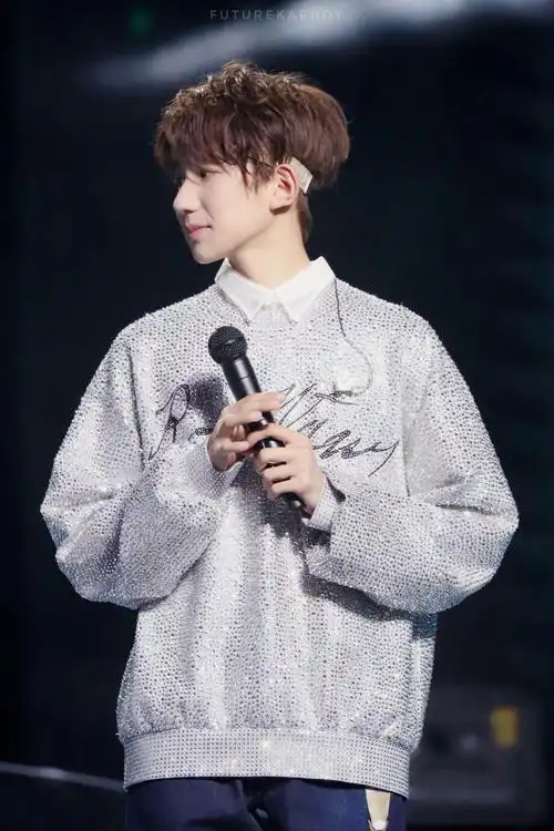 王源tfboys王源17岁生日会高清可爱