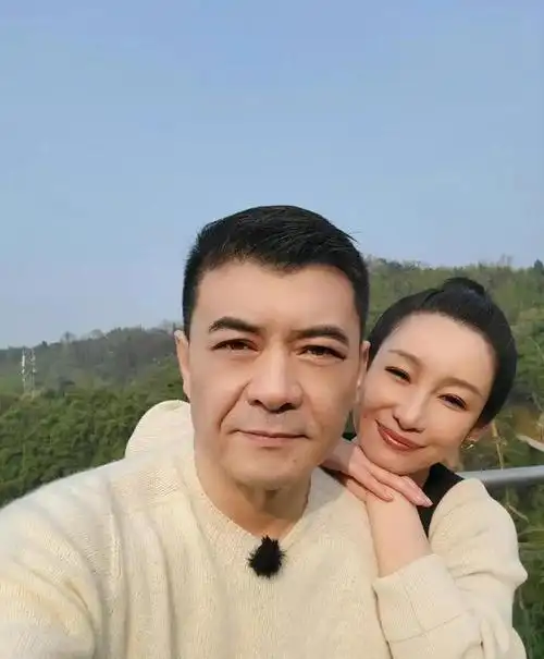 王新军和唐静离婚13年了,他们的生活相差太大