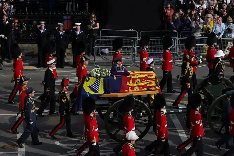 图集| 英国伊丽莎白二世女王葬礼举行_威斯敏斯特_灵柩_教堂