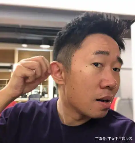 杨迪的营业照很独特,晒自己的素颜照,喊粉丝来数痣