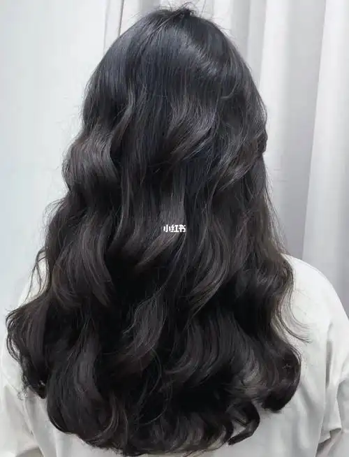 黑发也超好看的,纯欲风法式烫发美到窒息7515