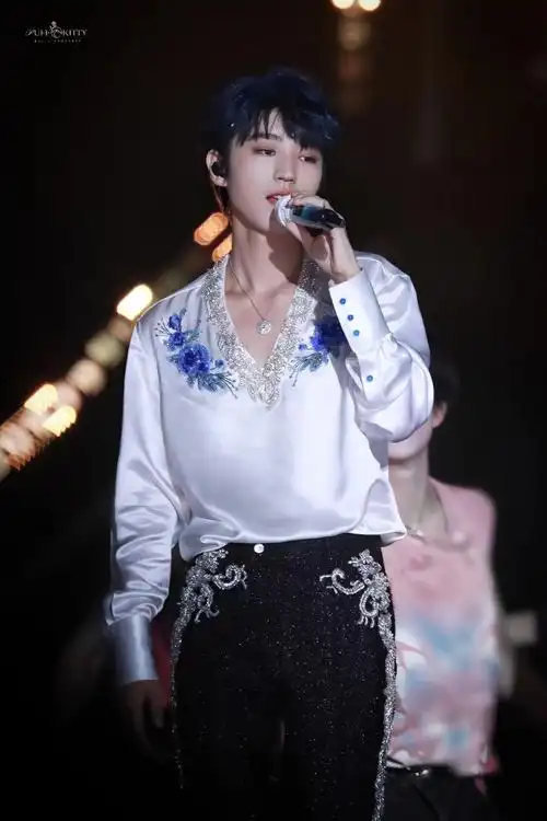 机位#230806  闪闪发光的小猫blingbling亮晶晶78@tfboys-王俊凯