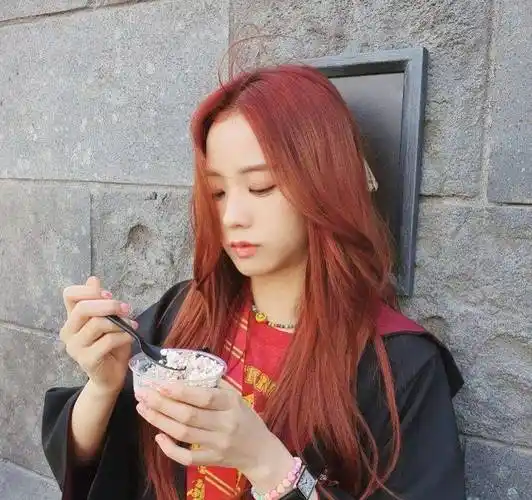 blackpink的lisa和jisoo挑表各有品味,细数二人搭配法则_手表_tank