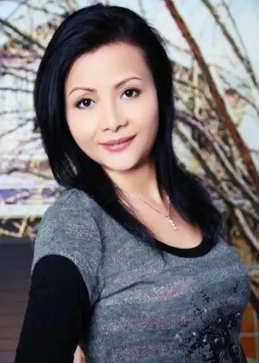 郭美美不到三年又把自己作进去了,从小认干爹,改不了的旁门左道