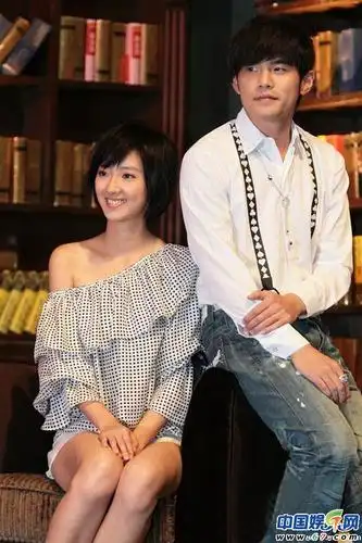 桂纶镁周杰伦亲密集锦 其实挺相配