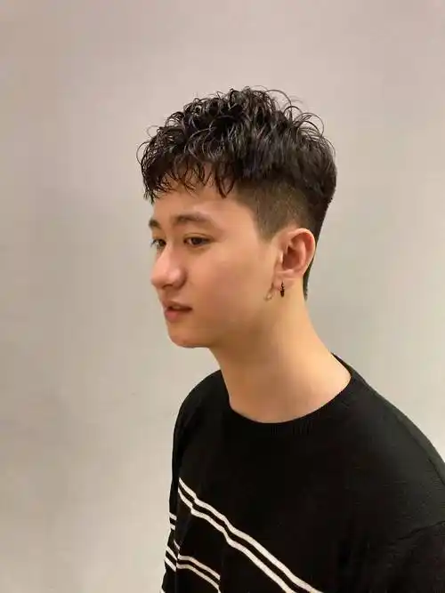 型男必备:精选男士烫发发型,每一款都很有型